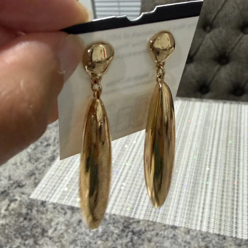 Nine West Gold Linear Teardrop Elegant Earrings